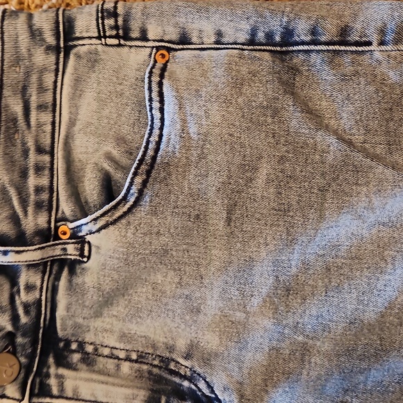 Calvin Klein light wash distressed hem womans size 30 jeans - Picture 9 of 12